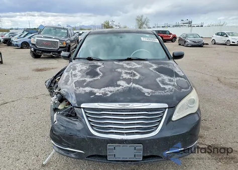 2013 Chrysler 200 Lx z USA, uszkodzony, nr VIN 1C3CCBAB3DN670235